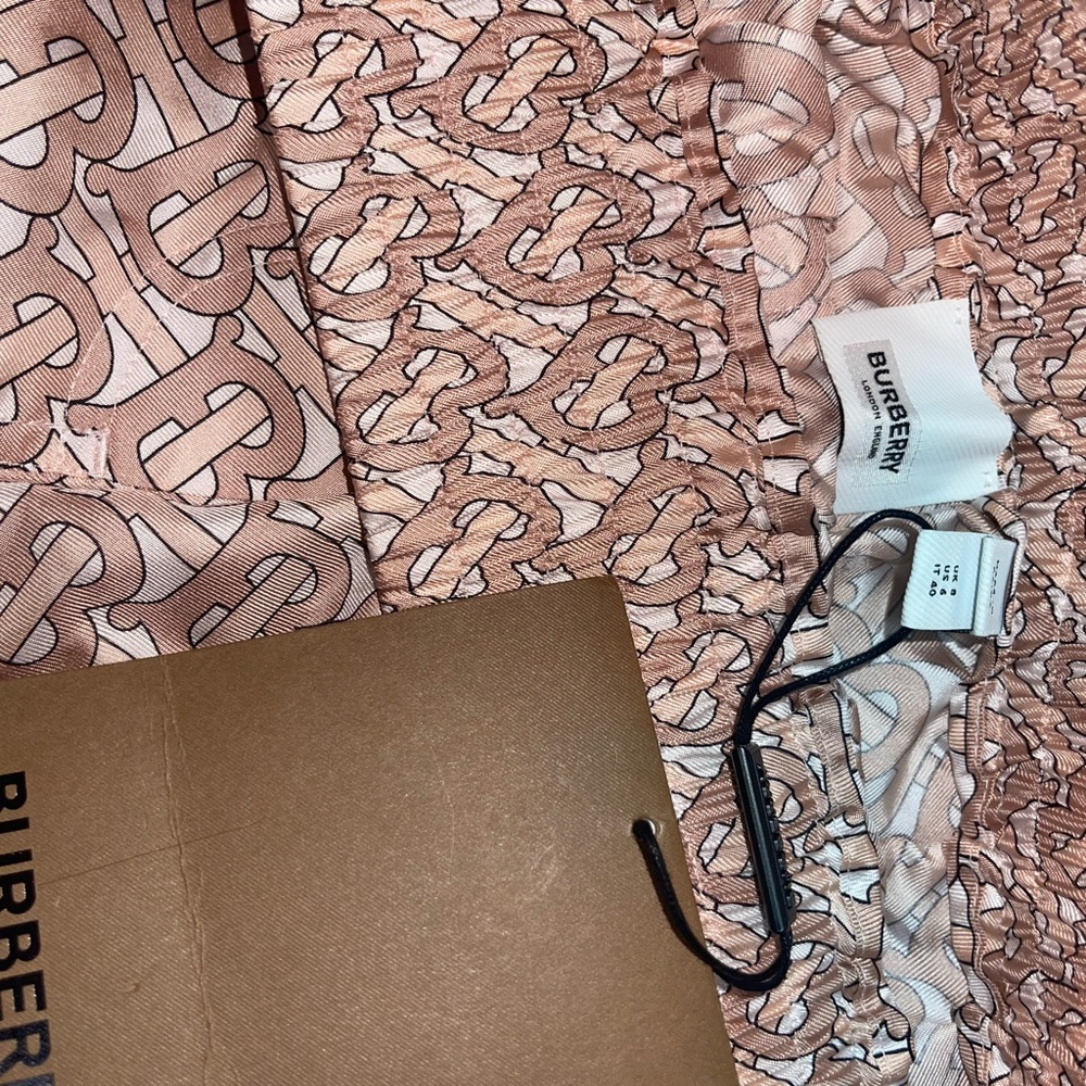 Pink Logo Patterned Shorts - Picture 3 of 4